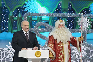 Лукашенко: Белорусы позаботятся о мире и благополучии на своей земле