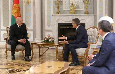 Лукашенко гарантирует поддержку работе Внешэкономбанка в Беларуси