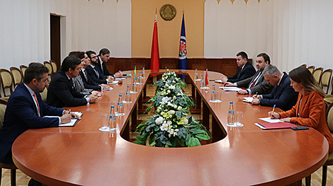Шестаков обсудил с делегацией представителей министерств Бразилии развитие экономических связей