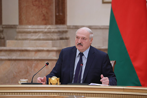 Лукашенко: я никогда ниоткуда не бежал и не сбегу