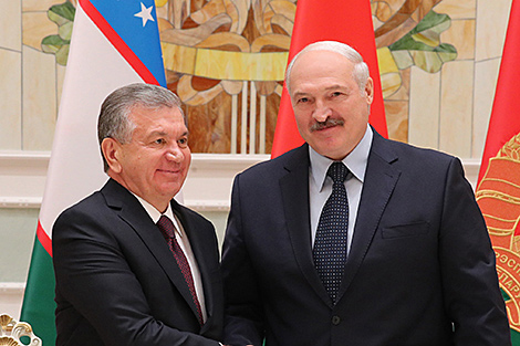 Лукашенко поздравил Президента Узбекистана Шавката Мирзиёева с днем рождения