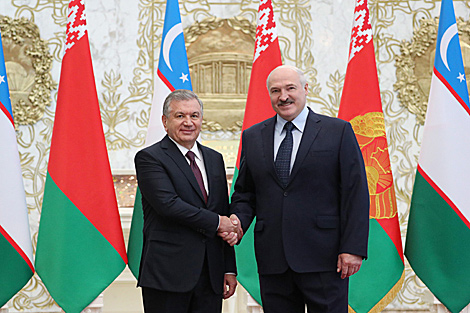 Лукашенко и Мирзиёев отмечают значительную активизацию контактов между странами во всех сферах