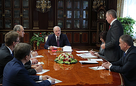Лукашенко о кадровых перестановках: должно приходить новое поколение