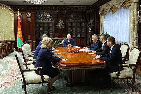 Новые назначения в дипкорпусе, местной вертикали и министерствах. Лукашенко рассмотрел кадровые вопросы