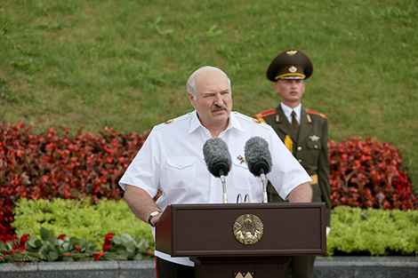 Лукашенко: ни белорусам, ни россиянам, ни украинцам не нужна война, но и возродить нацизм не позволим