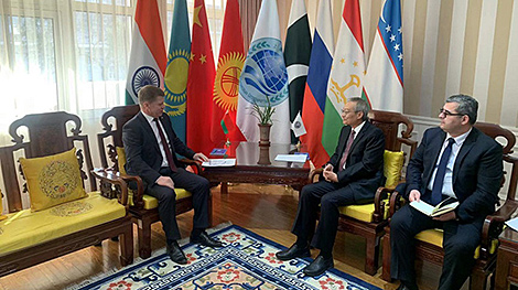 Посол Беларуси в КНР обсудил с генсекретарем ШОС контакты на высшем и высоком уровнях