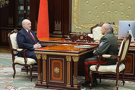 Кадровые вопросы и совершенствование работы - Лукашенко провел встречу с начальником Службы безопасности Президента