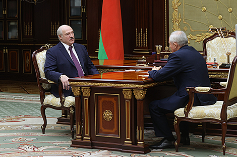 Работа предприятий Управделами и сотрудничество с Африкой - Лукашенко принял с докладом Шеймана