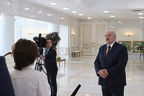Лукашенко рассказал, на каких условиях готов провести в Беларуси досрочные выборы