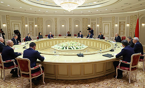 Лукашенко видит потенциал для увеличения товарооборота с Омской областью России до $100 млн