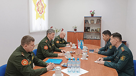 Беларусь и Казахстан обсудили вопросы двустороннего военного сотрудничества