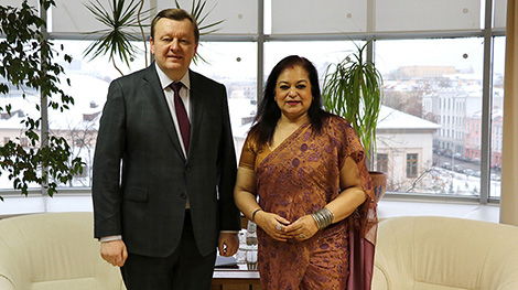 Алейник обсудил с послом Индии подготовку визитов на высшем и высоком уровнях