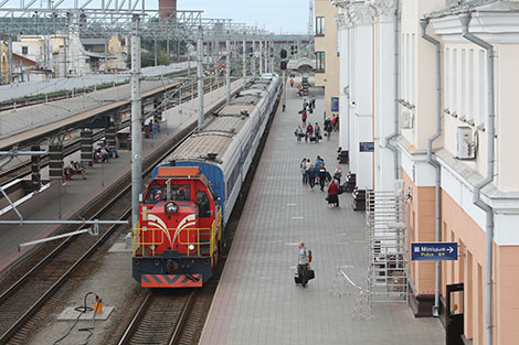 Посольство Беларуси в РФ отрабатывает алгоритм доставки граждан домой железнодорожным и автотранспортом