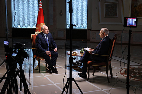 Лукашенко в интервью Би-би-си рассказал новые подробности переговоров с Меркель