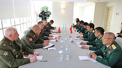 Министры обороны Беларуси и Вьетнама обсудили пути развития военного сотрудничества