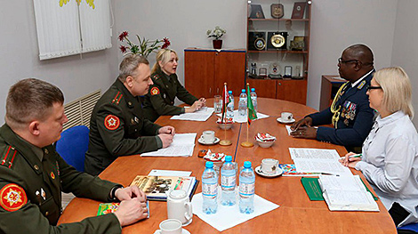 Беларусь и Замбия обсудили развитие военных контактов
