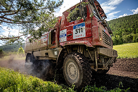 MAZ-SPORTauto crew first at Silk Way Rally Stage 1