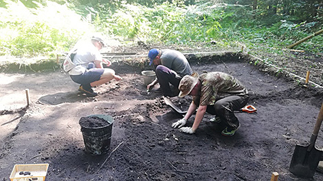 Archaeologists unearth trove of Medieval artifacts in Minsk Oblast