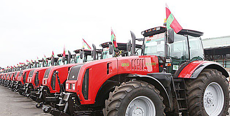 MTZ tractors to race in Bison Track Show near Russian Rostov on 2 June