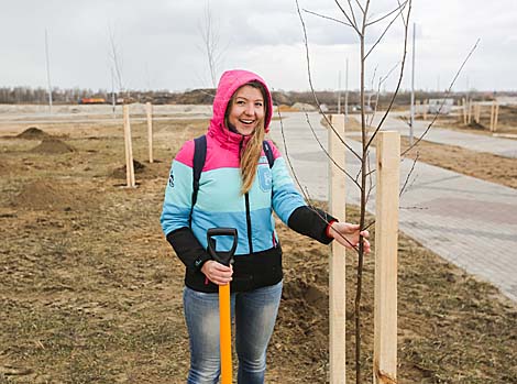 Journalists, bloggers plant allee of birch trees to mark Brest millennium