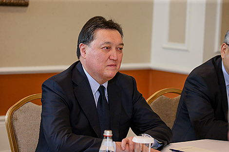 Kazakhstan PM hails Belarus as advanced IT country