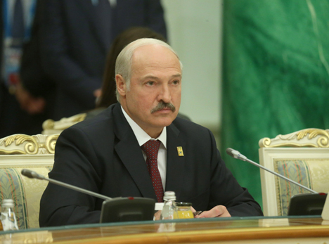 Lukashenko urges to create equal economic conditions, lift barriers in EEU