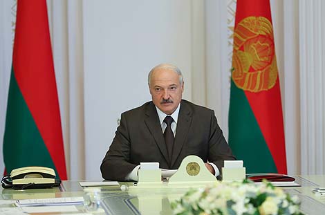 Lukashenko demands to solve problems in healthcare industry by 2019