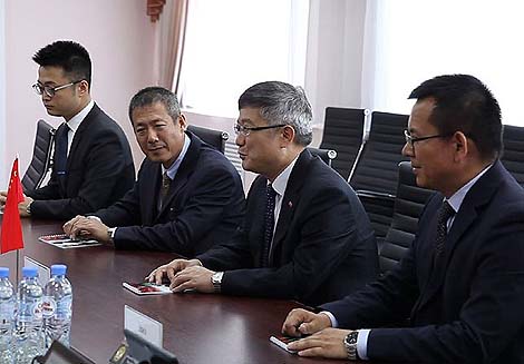 Chinese ambassador praises quality of Belarusian military education