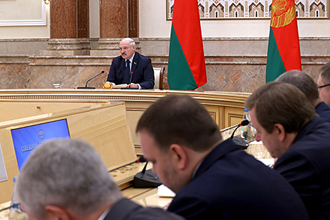 Lukashenko calls for more effort to defend Belarus’ economic interests
