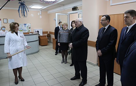 Lukashenko explains visits to hospitals with coronavirus patients