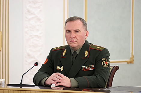 Defense minister: We have to respond to developments around Belarus, prepare for defense