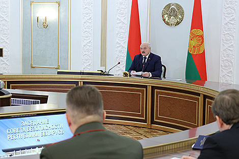 Lukashenko: Belarusian peacefulness is not synonymous to willingness to sacrifice