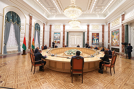 Lukashenko calls for peace talks on Ukraine