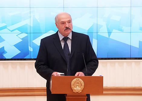 Lukashenko demands proper control in housing and utility sector