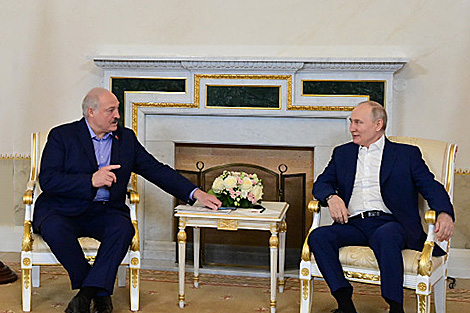 Lukashenko thanks Russian president for security guarantees to Belarus