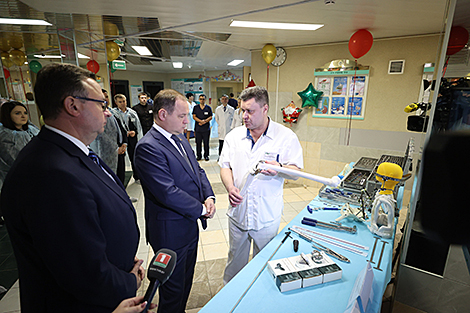 Belarus’ PM visits traumatology and orthopedics center as part of Our Children campaign