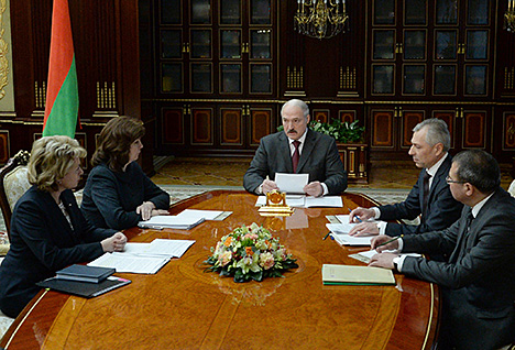 Lukashenko urges to raise efficiency of public bodies