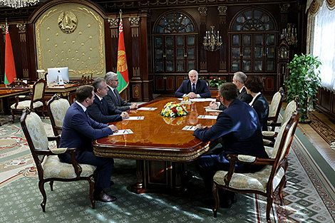 Lukashenko comments on higher education, brain drain, patriotism in healthcare