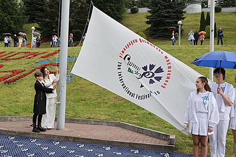В Витебске подняли флаг XXXI Международного фестиваля искусств 