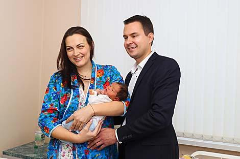 В Беларуси за первые сутки нового года родились 145 детей, в Минске - 36