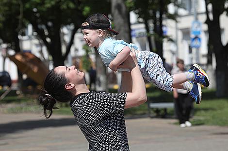 Бесплатный онлайн-ресурс по осознанному родительству создан в Беларуси