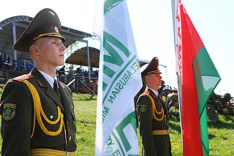 Выставка вооружения и военной техники MILEX открывается в Минске