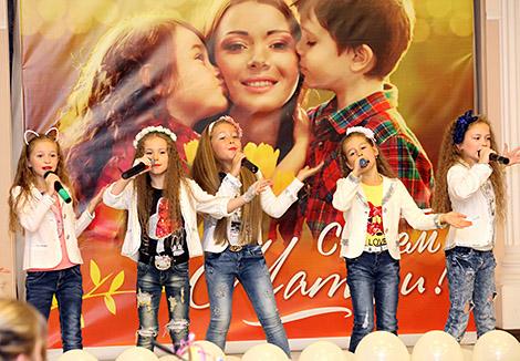 Более 70 мероприятий ко Дню матери проведут активисты БРСМ в Гомельской области