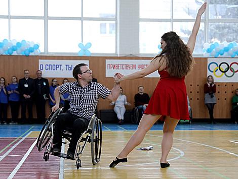 В Беларуси за 25 лет танцам на коляске обучились около 12 тыс. человек