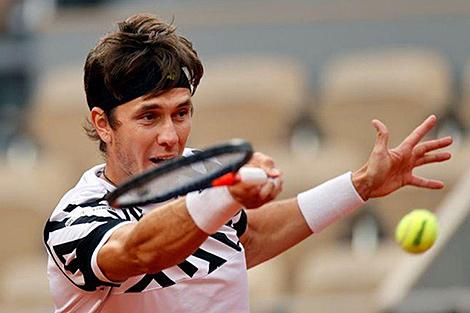 Герасимов вышел в 1/16 финала теннисного турнира в Барселоне