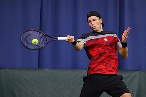 Белорусский теннисист Илья Ивашко успешно начал выступление на чемпионате Франции