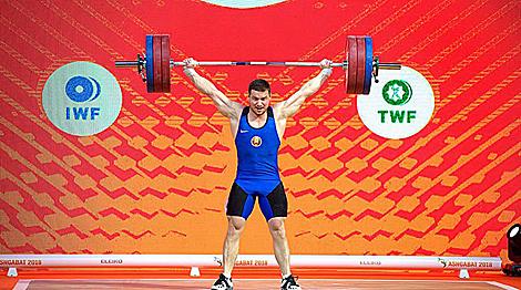 Белорус Петр Асаенок выиграл серебряную медаль ЧЕ по тяжелой атлетике в Грузии