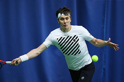 Егор Герасимов пробился в четвертьфинал теннисного турнира в Аделаиде