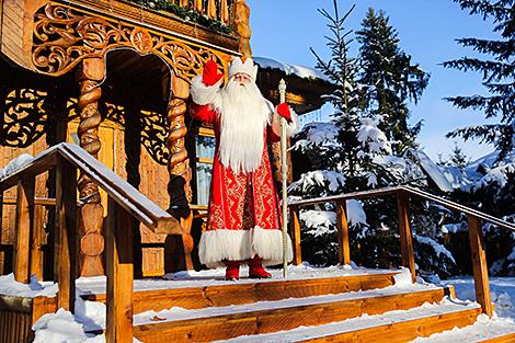 Сказочные персонажи из Беларуси и России соберутся в гостях у Деда Мороза в Беловежской пуще