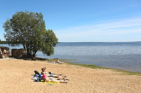 Озеро Нарочь входит в топ-3 популярных у российских туристов курортов СНГ